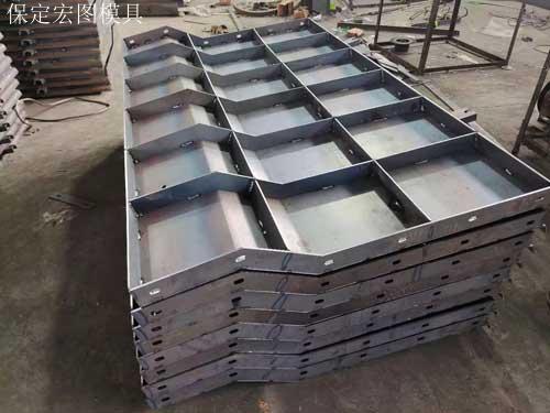 高速防撞墻模具用途介紹